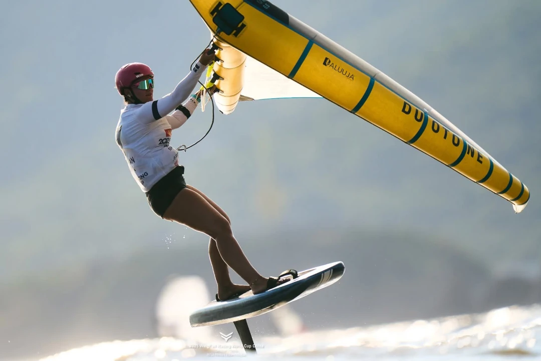 Cindy Robert fait du wingfoil à l'Ile Maurice.