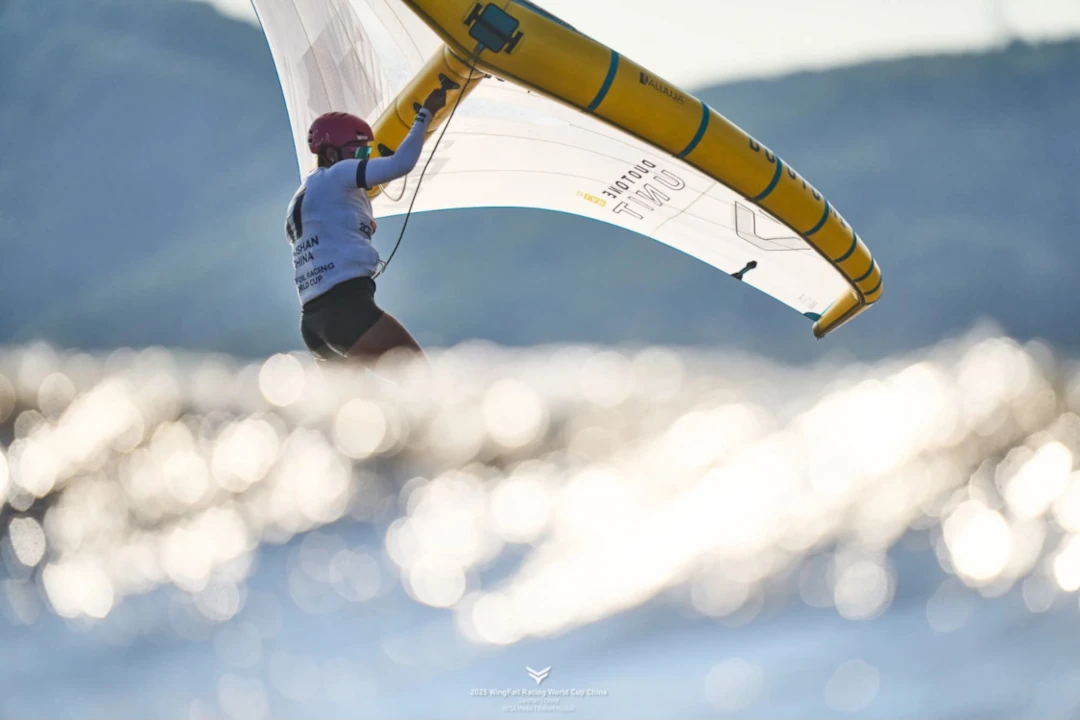 Cindy Robert fait du wingfoil à l'Ile Maurice.